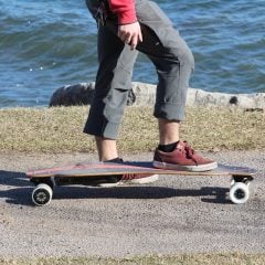Pomelo Pro: Electric Skateboard with 24 Mile Range
