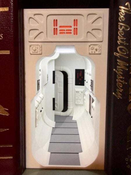 Sci-Fi Spaceship Book Nook